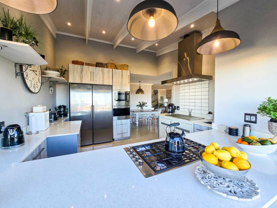 2 Bedroom Property for Sale in Stilbaai Oos Western Cape